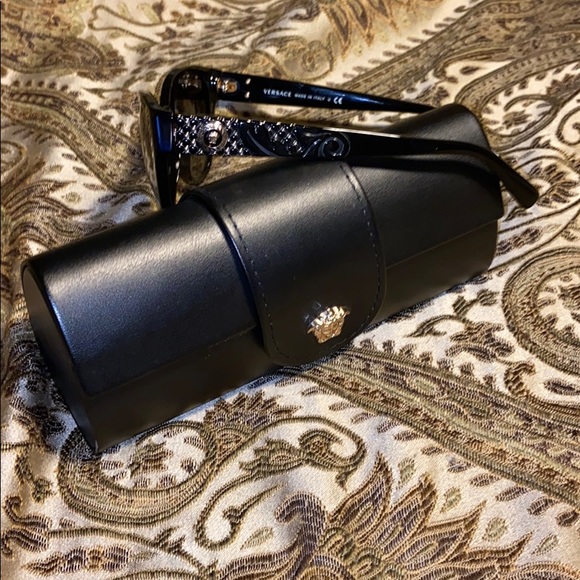 🎈3 DAY SALE 🎈Versace Medusa Cat-Eye Sunglasses🎈 - Picture 5 of 8